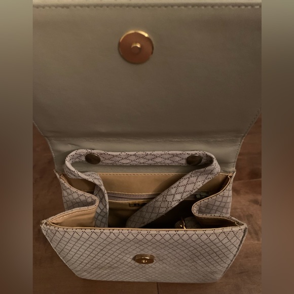 BROWNS soft beige purse with brown thin diamond cross pattern - Picture 5 of 8